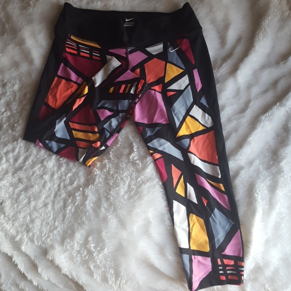 NIKE workout capris